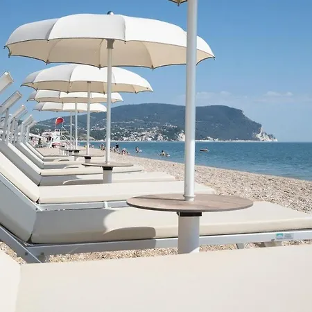 139 - A Schiera Bilocale Al Taunus, Piccola Corte Esterna - Climatizzata, E Navetta Privata Inclusa Al White Club Villa Numana